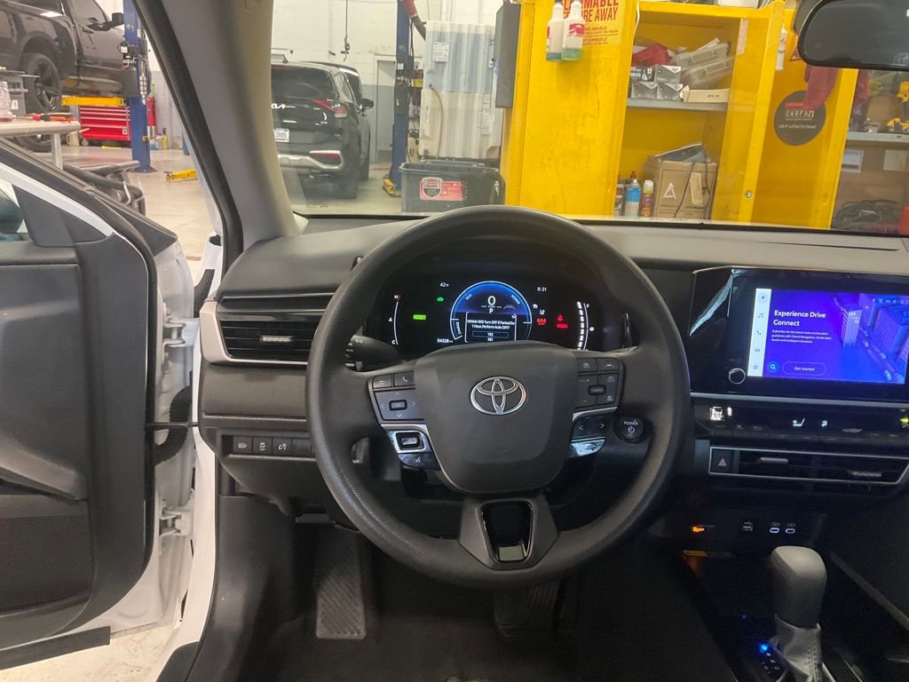 Used 2025 Toyota Camry LE image 16