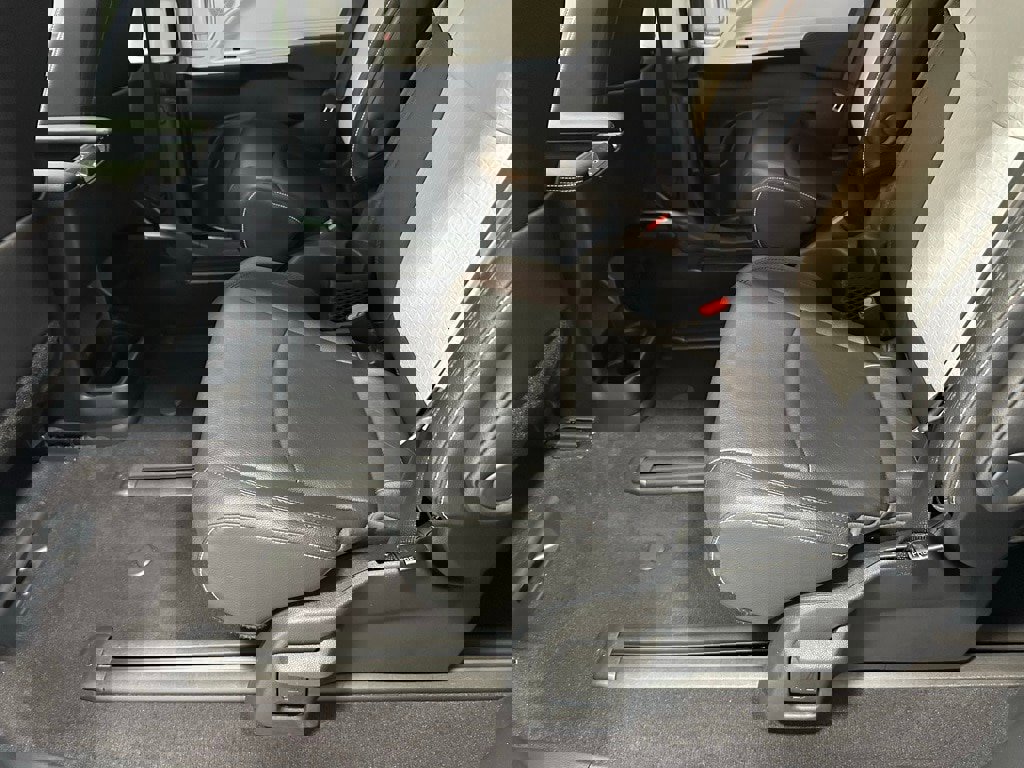 Used 2025 Toyota Sienna XSE image 49