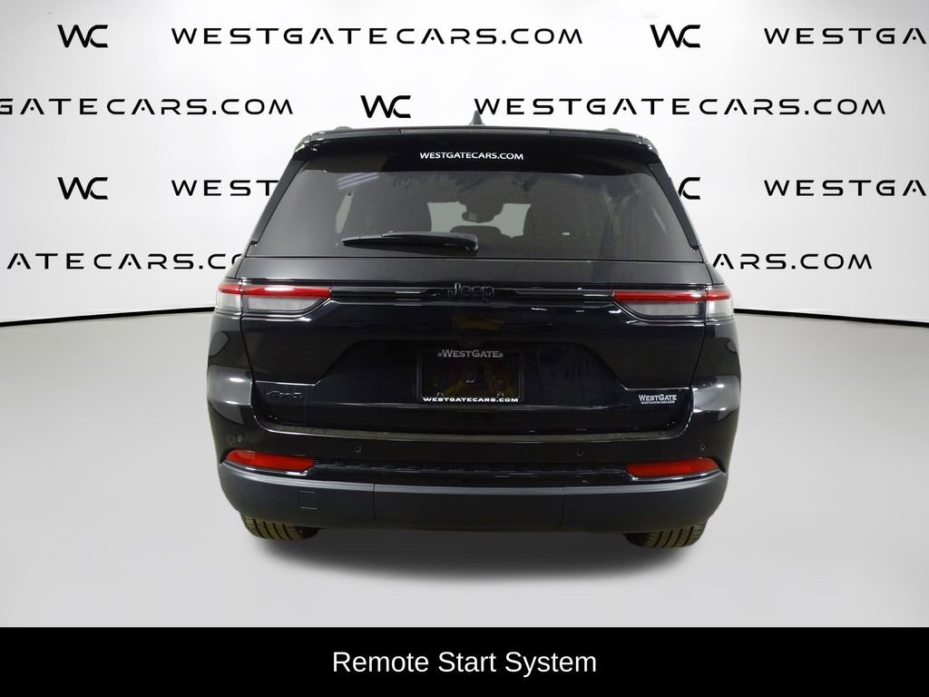 Used 2023 Jeep Grand Cherokee Altitude image 7