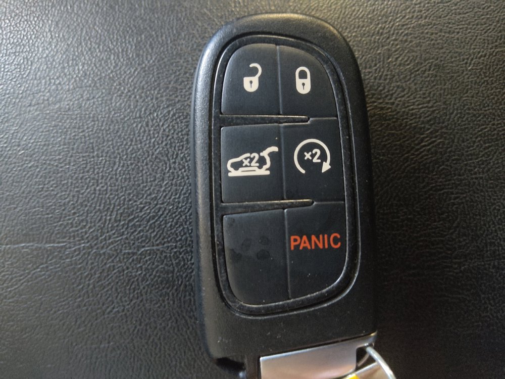 Used 2018 Jeep Cherokee Limited w/ Luxury Group AWD/4WD image 32