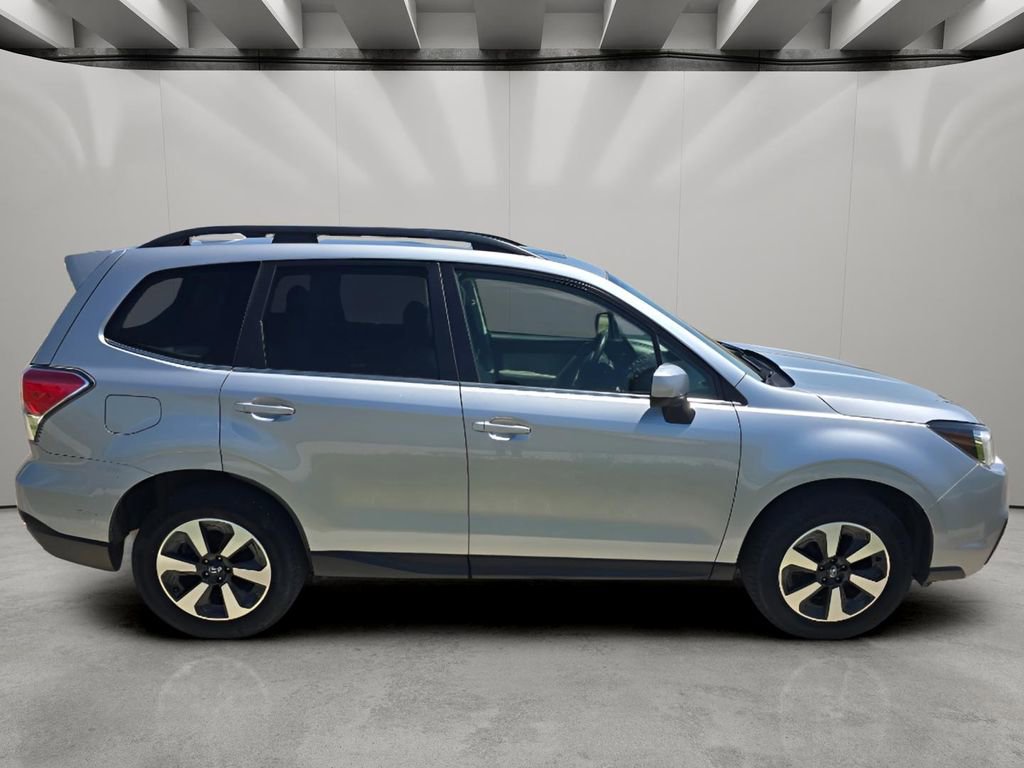 Used 2017 Subaru Forester 2.5i Limited AWD/4WD image 6