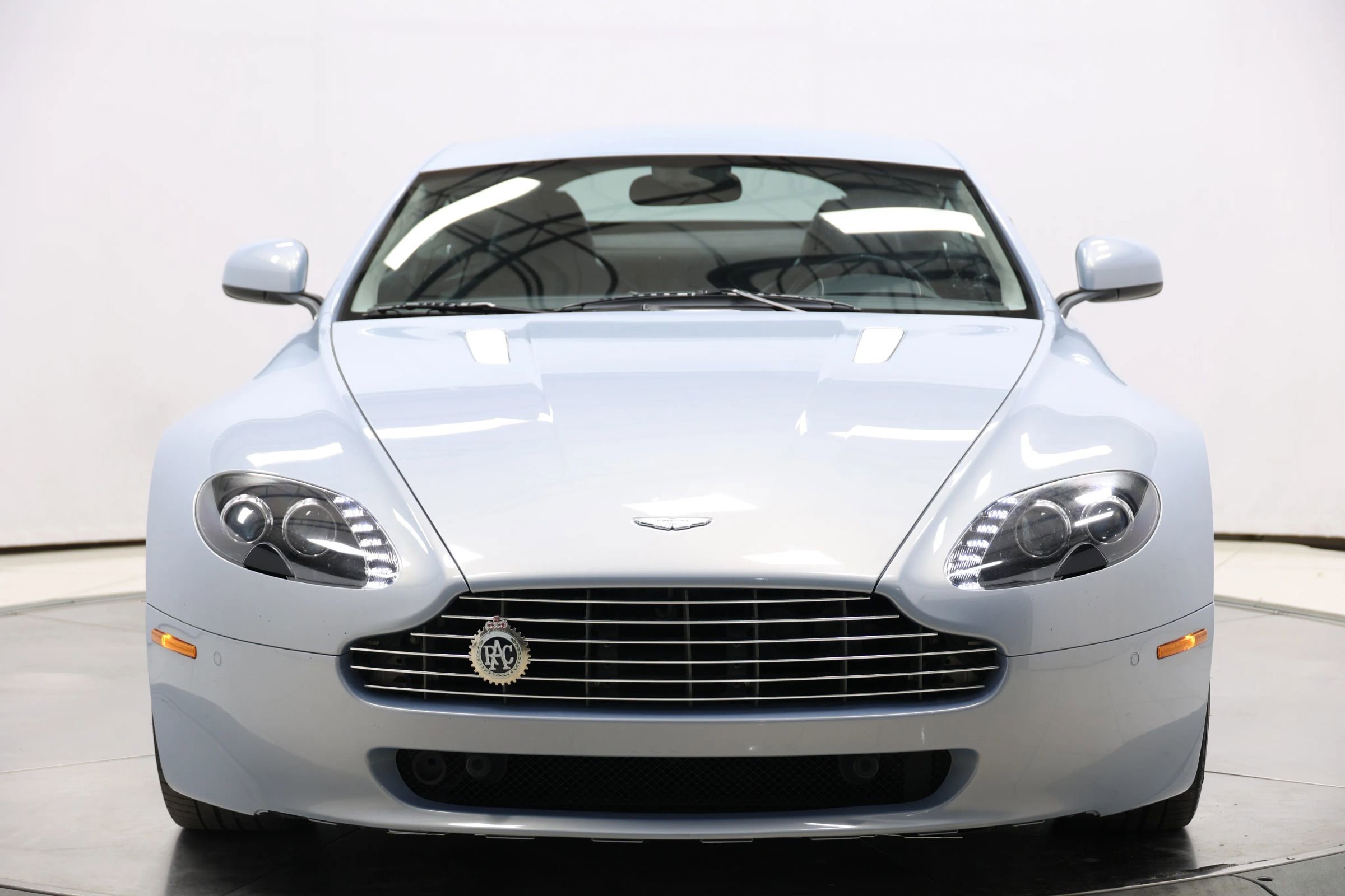 Used 2011 Aston Martin V8 Vantage Coupe image 70