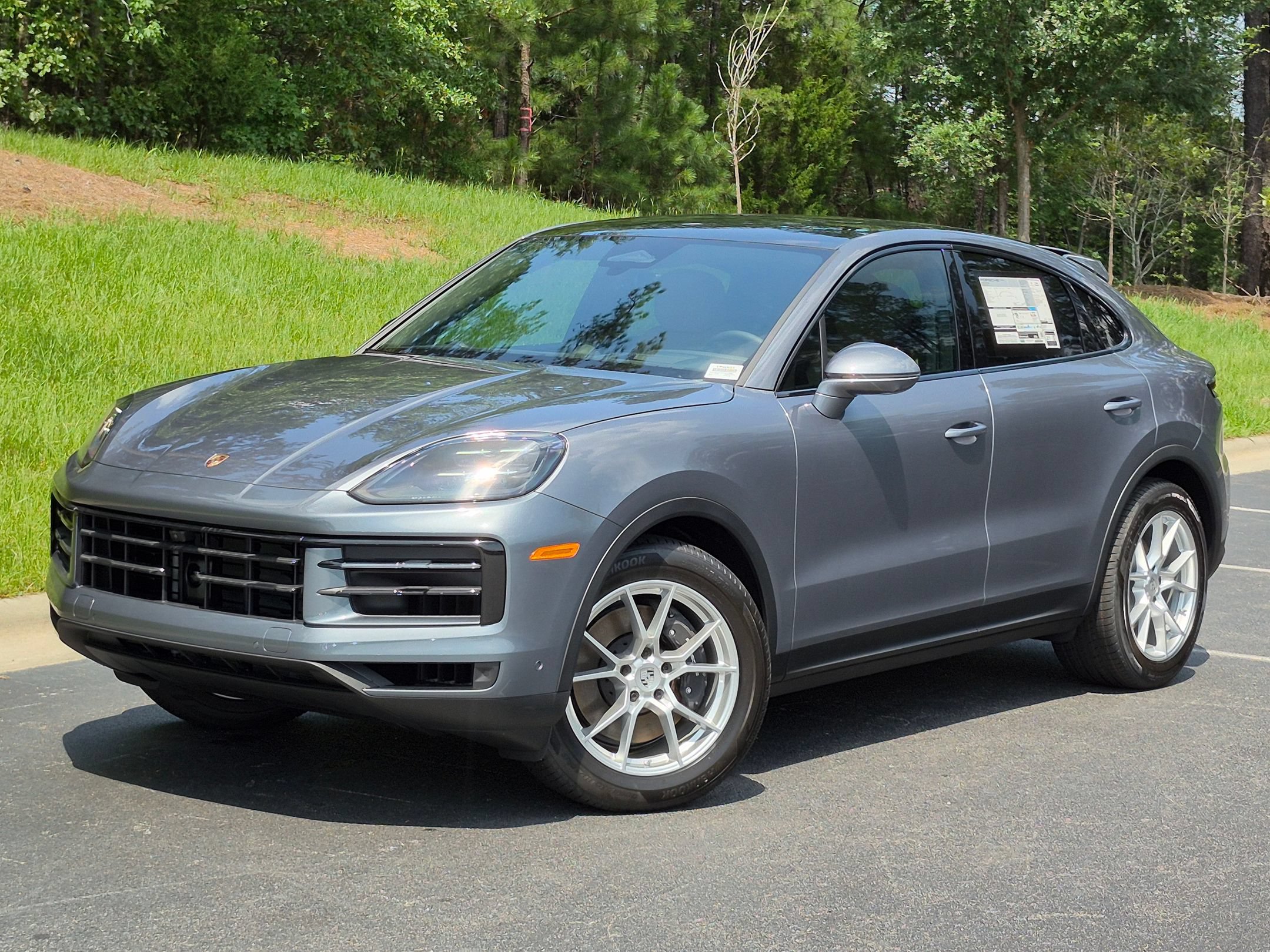 New 2026 Porsche Cayenne Coupe AWD/4WD image 1