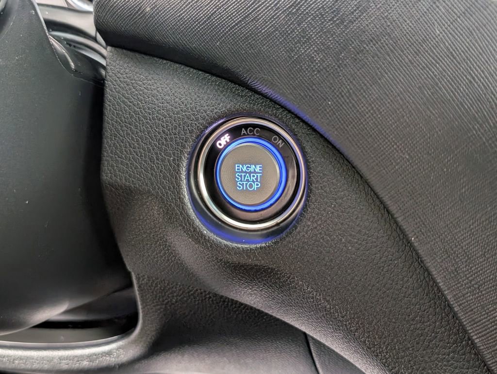 Used 2017 Hyundai Santa Fe Sport image 17