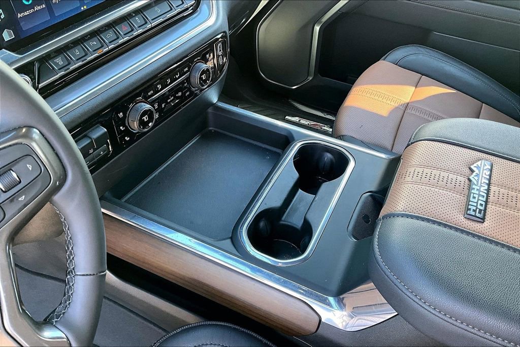 Used 2024 Chevrolet Silverado 2500 High Country w/ High Country Premium Package image 17