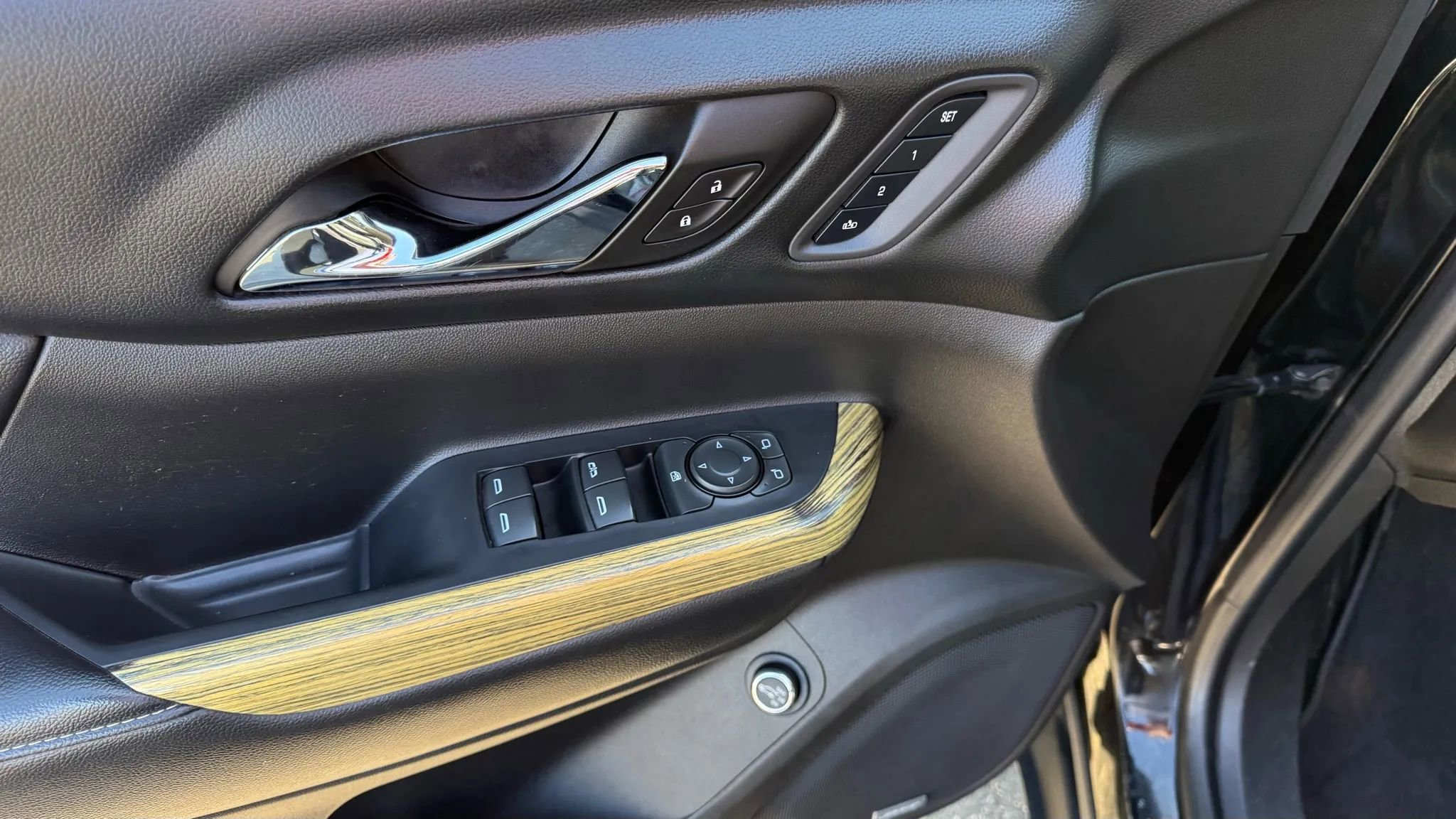 Used 2017 GMC Acadia Denali image 18