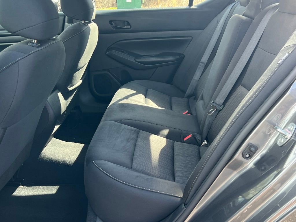 Used 2024 Nissan Altima 2.5 SV image 12