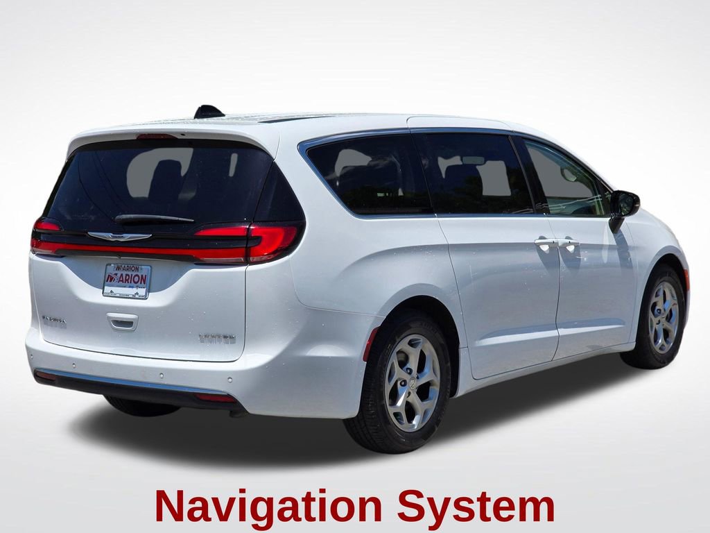 Used 2024 Chrysler Pacifica Limited FWD image 19