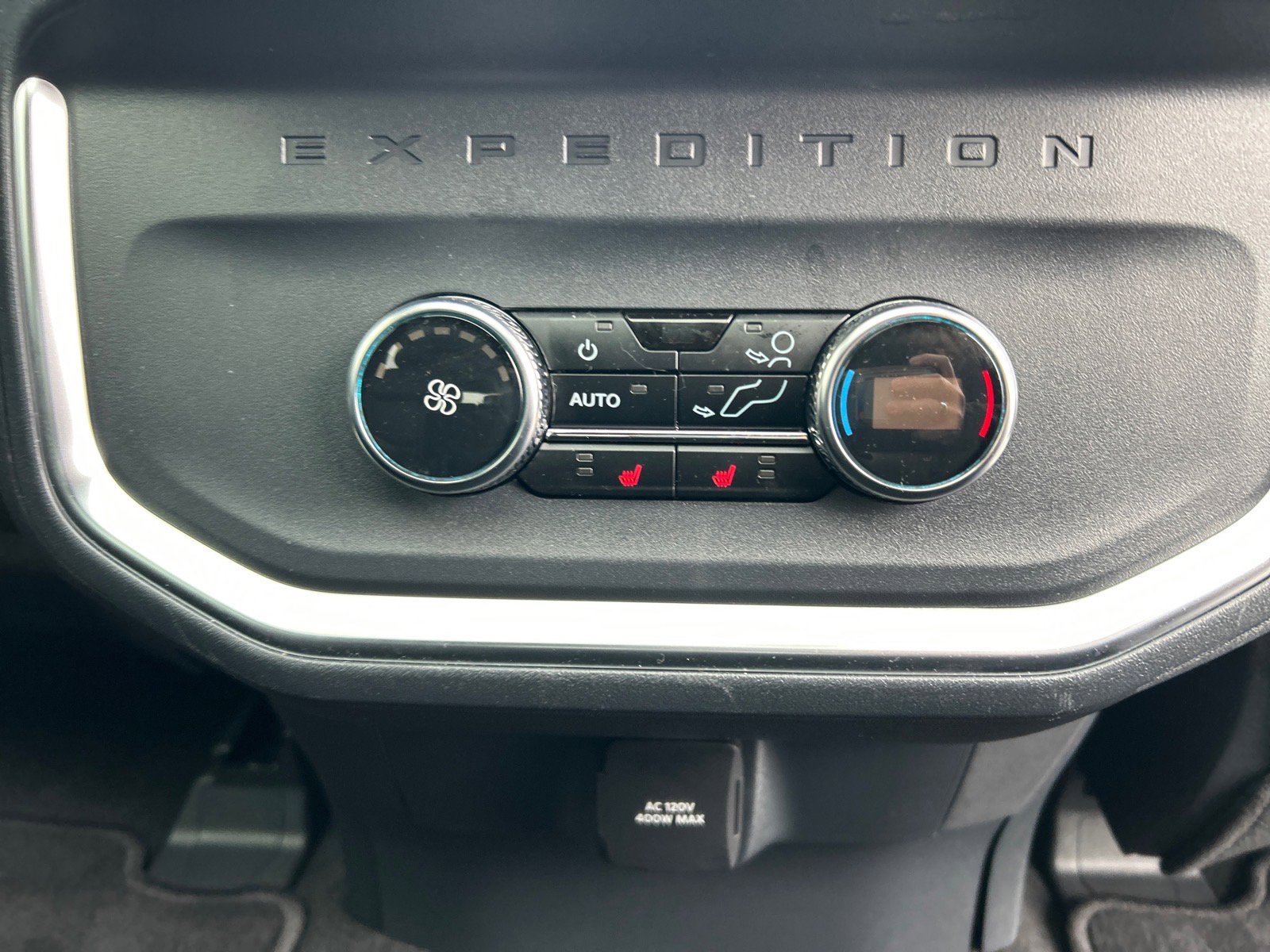 Certified 2025 Ford Expedition Max Platinum w/ Stealth Performance Package image 26