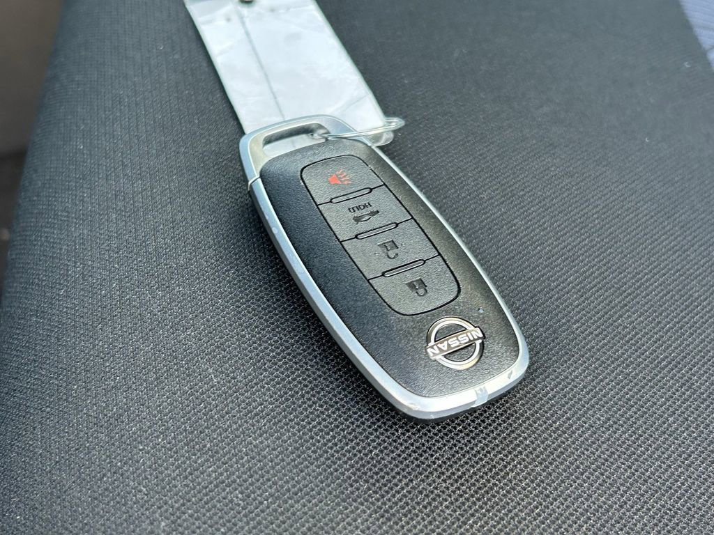 Used 2025 Nissan Versa SV w/ Trunk Package image 30