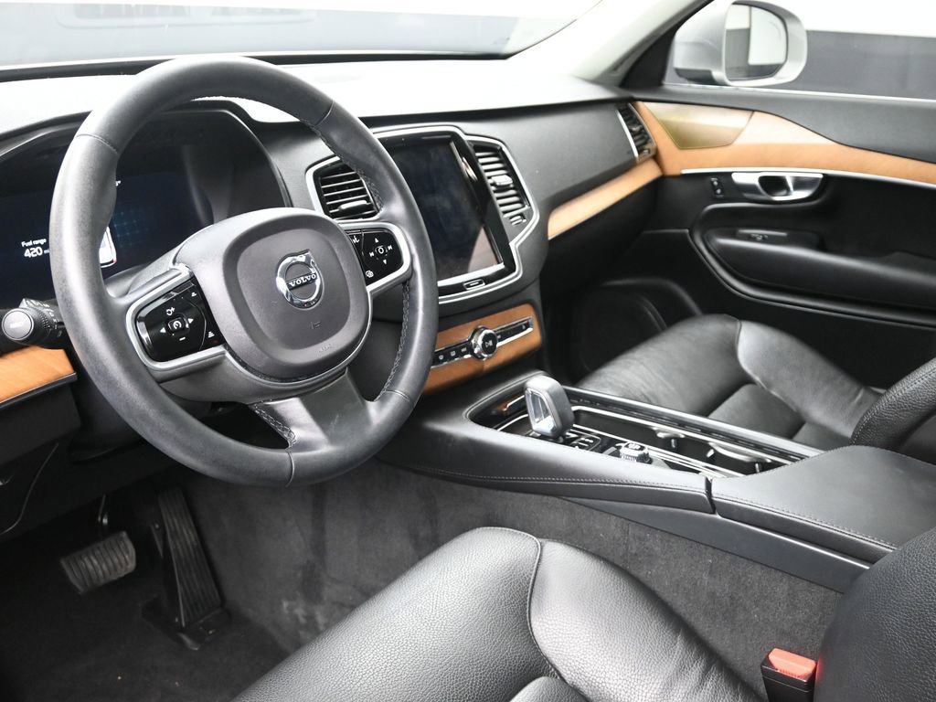 Used 2023 Volvo XC90 B6 Plus w/ Protection Package Premier image 12
