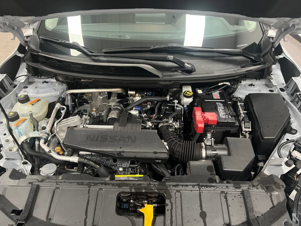 Used 2024 Nissan Rogue S FWD image 23