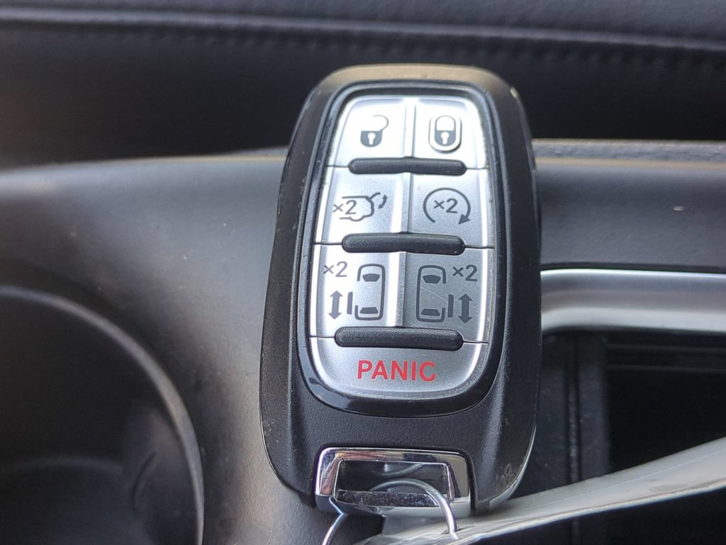 Used 2020 Chrysler Pacifica Touring-L Plus FWD image 33