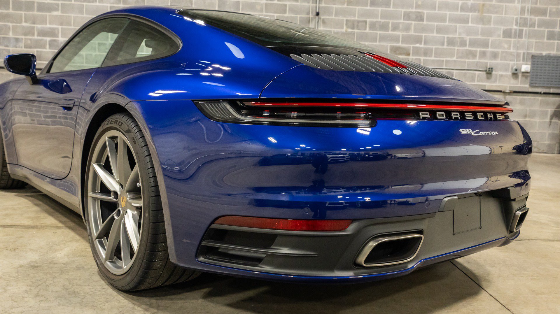 Used 2020 Porsche 911 Carrera w/ Premium Package RWD image 20