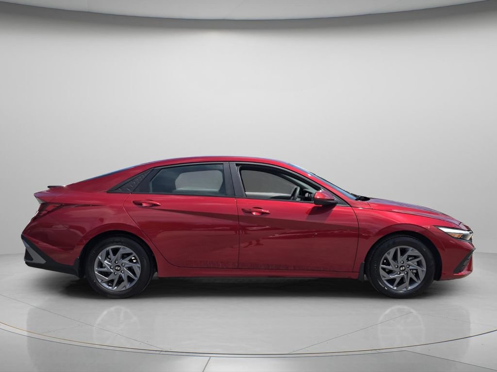 Certified 2024 Hyundai Elantra SEL FWD image 4