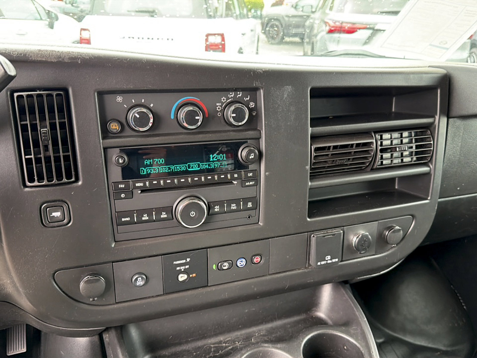 Used 2020 Chevrolet Express 3500 w/ Driver Convenience Package RWD image 20