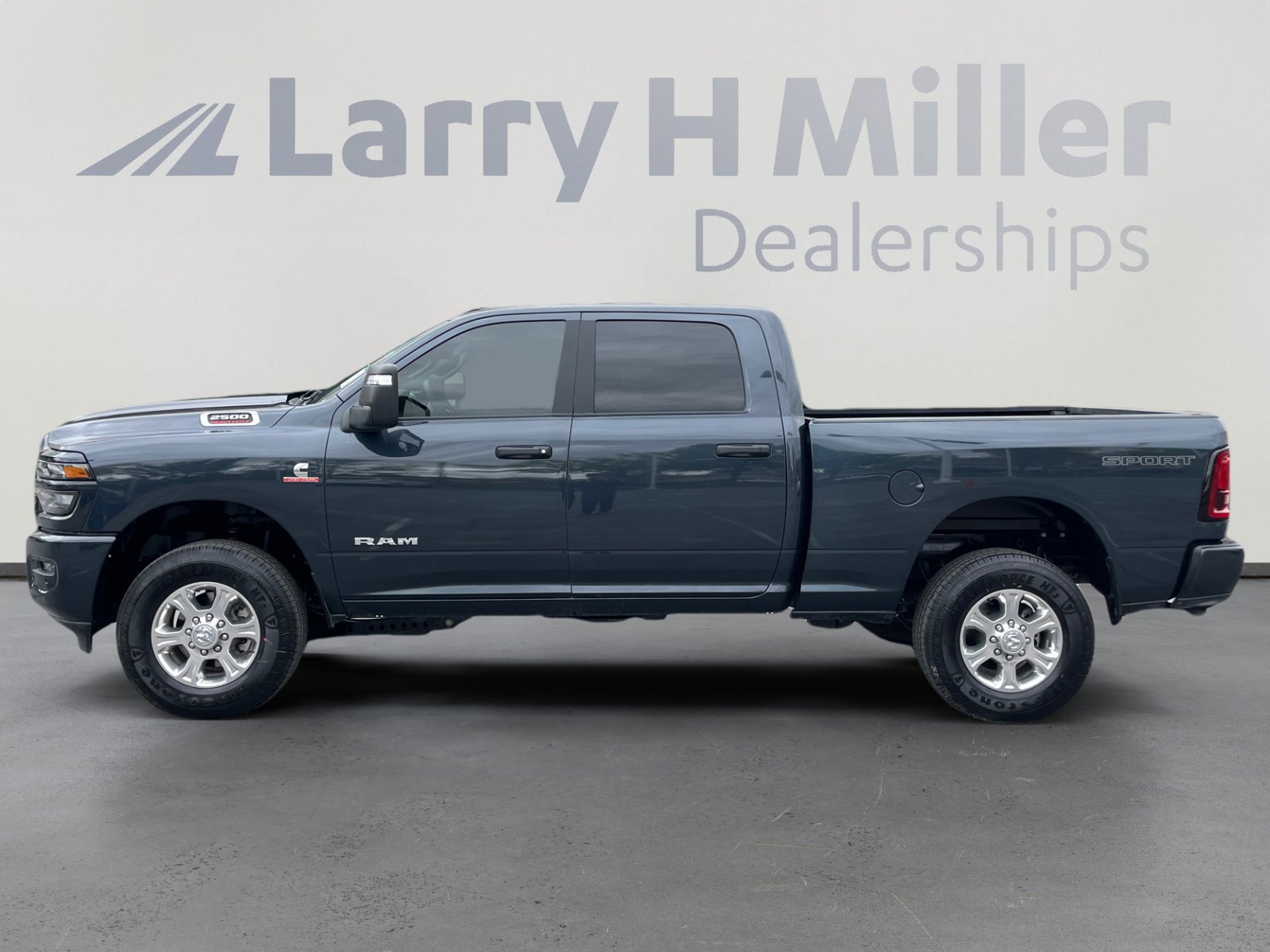 New 2025 RAM 2500 Big Horn AWD/4WD image 2