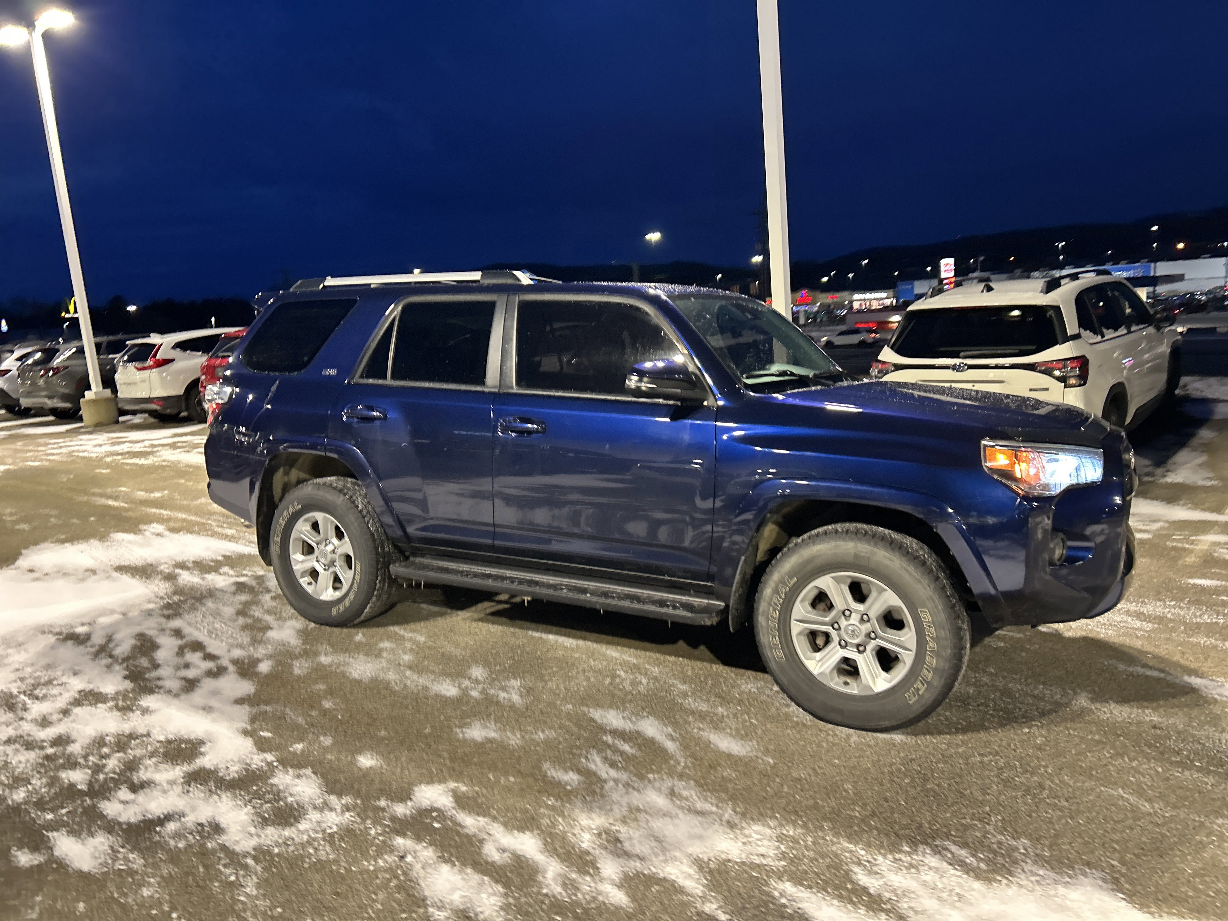 Used 2020 Toyota 4Runner SR5 Premium image 4
