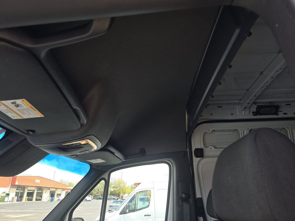 Used 2024 Mercedes-Benz Sprinter 2500 image 16