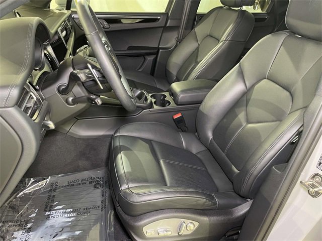 Used 2025 Porsche Macan image 16
