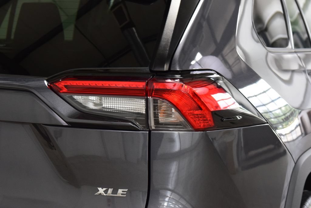 Used 2022 Toyota RAV4 XLE FWD image 17