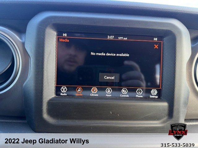 Used 2022 Jeep Gladiator Willys AWD/4WD image 16