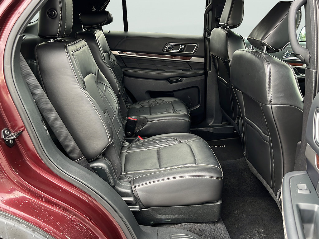 Used 2018 Ford Explorer Platinum AWD/4WD image 15