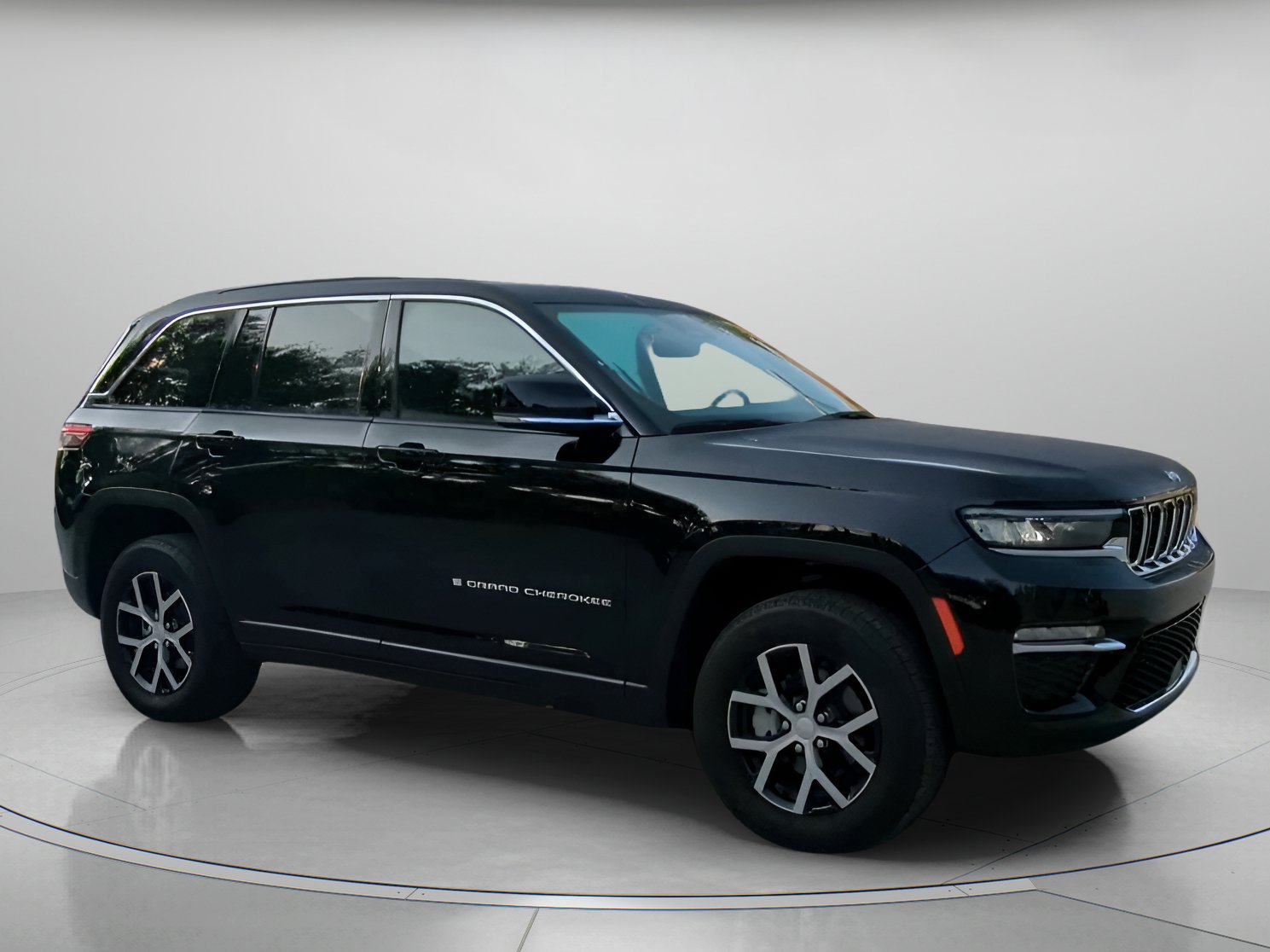 Used 2025 Jeep Grand Cherokee Limited AWD/4WD image 36