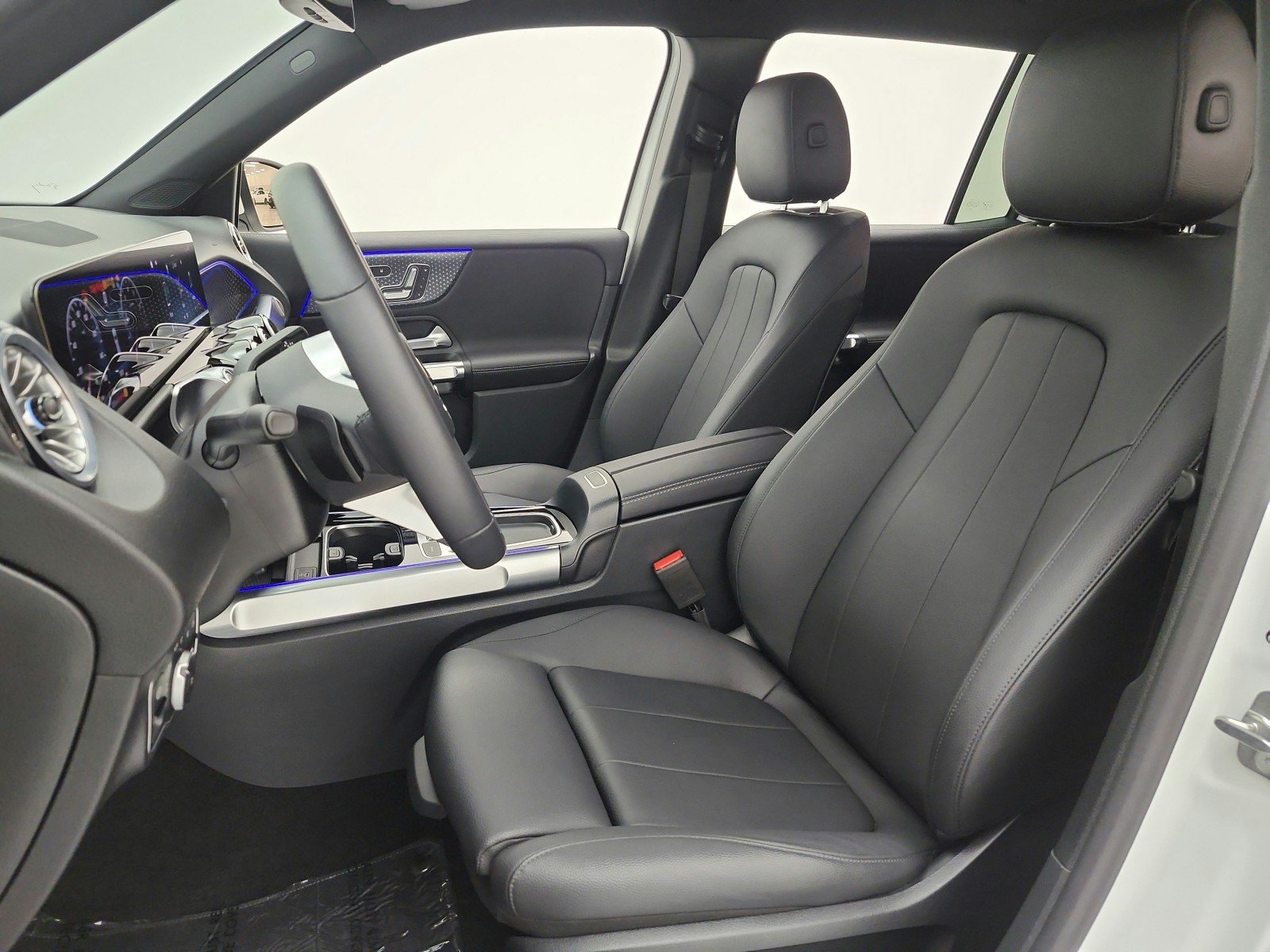 Used 2025 Mercedes-Benz GLB 250 image 13