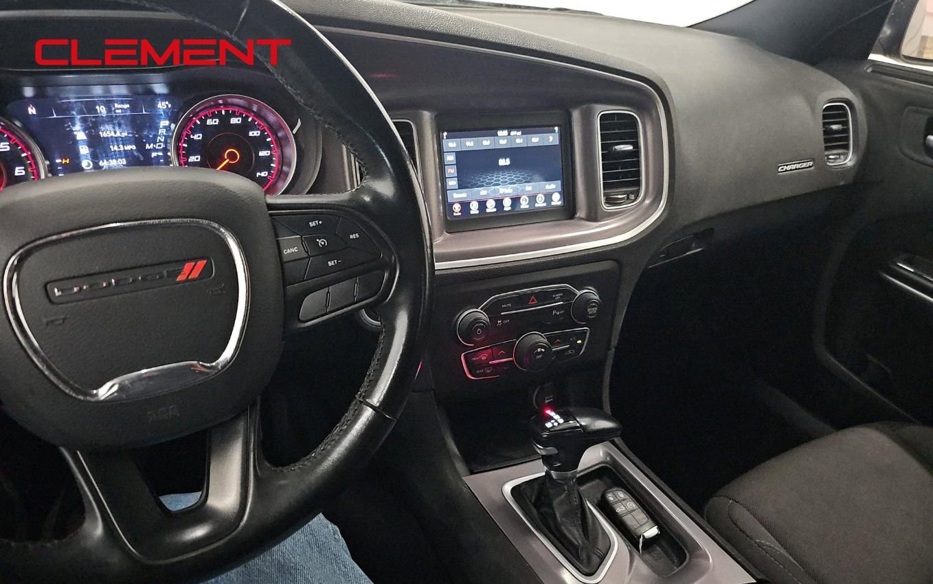 Used 2022 Dodge Charger SXT image 12