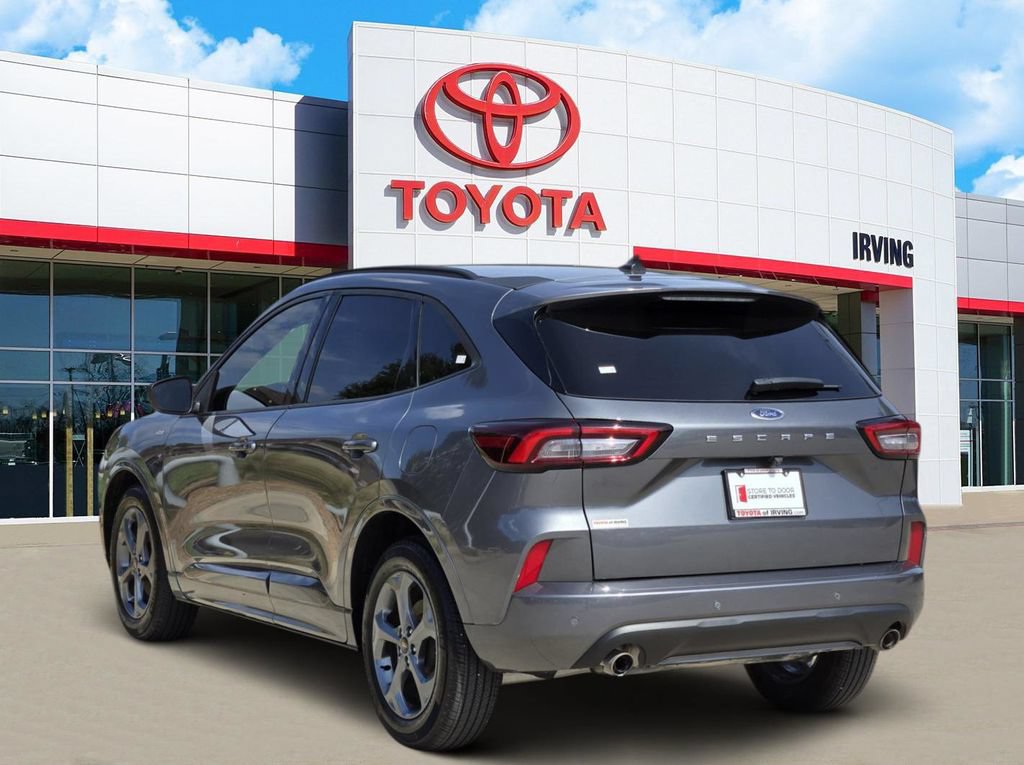 Used 2023 Ford Escape ST-Line w/ Tech Pack #1 FWD image 3