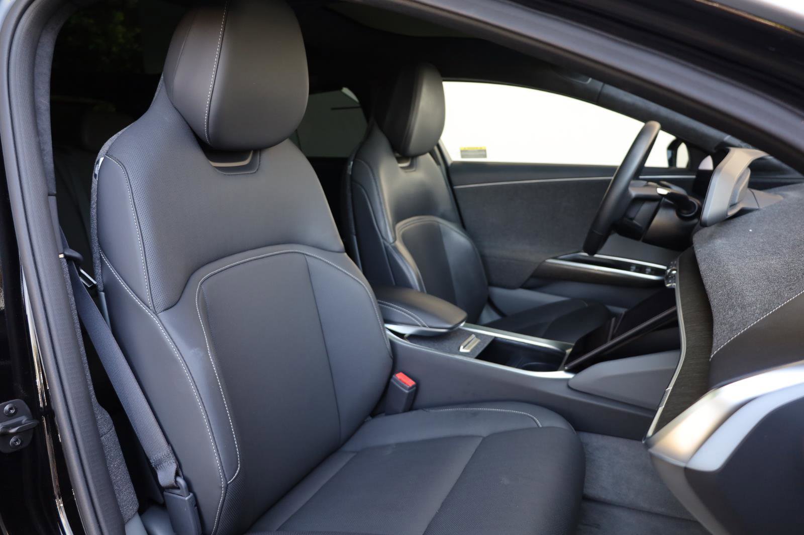 Used 2025 Lucid Air Touring AWD/4WD image 30