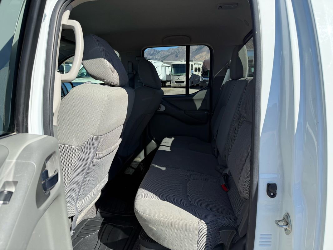 Used 2016 Nissan Frontier SV image 28