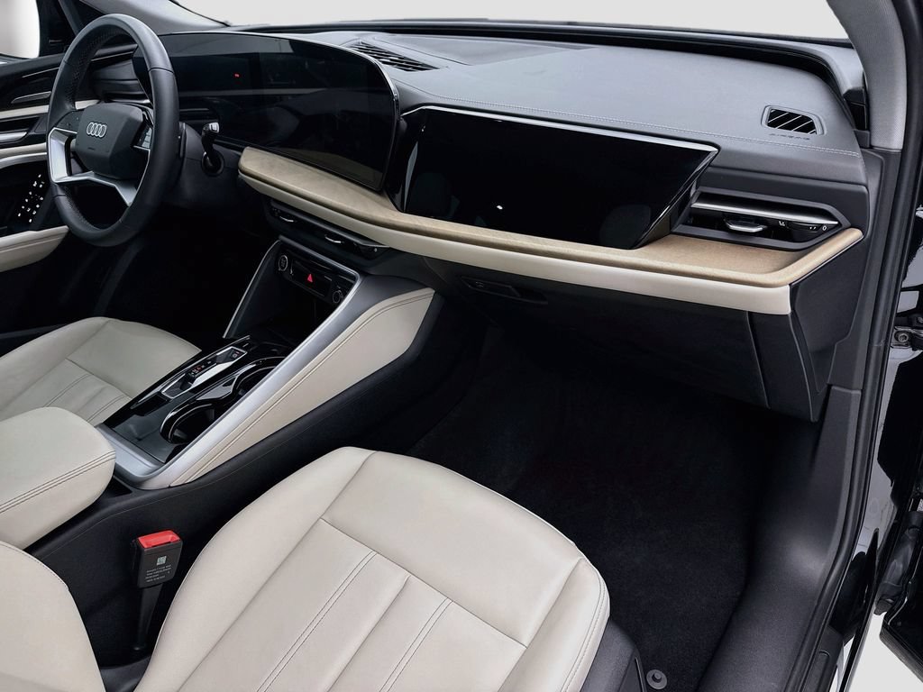 Certified 2025 Audi Q5 Premium w/ Premium Plus AWD/4WD image 16