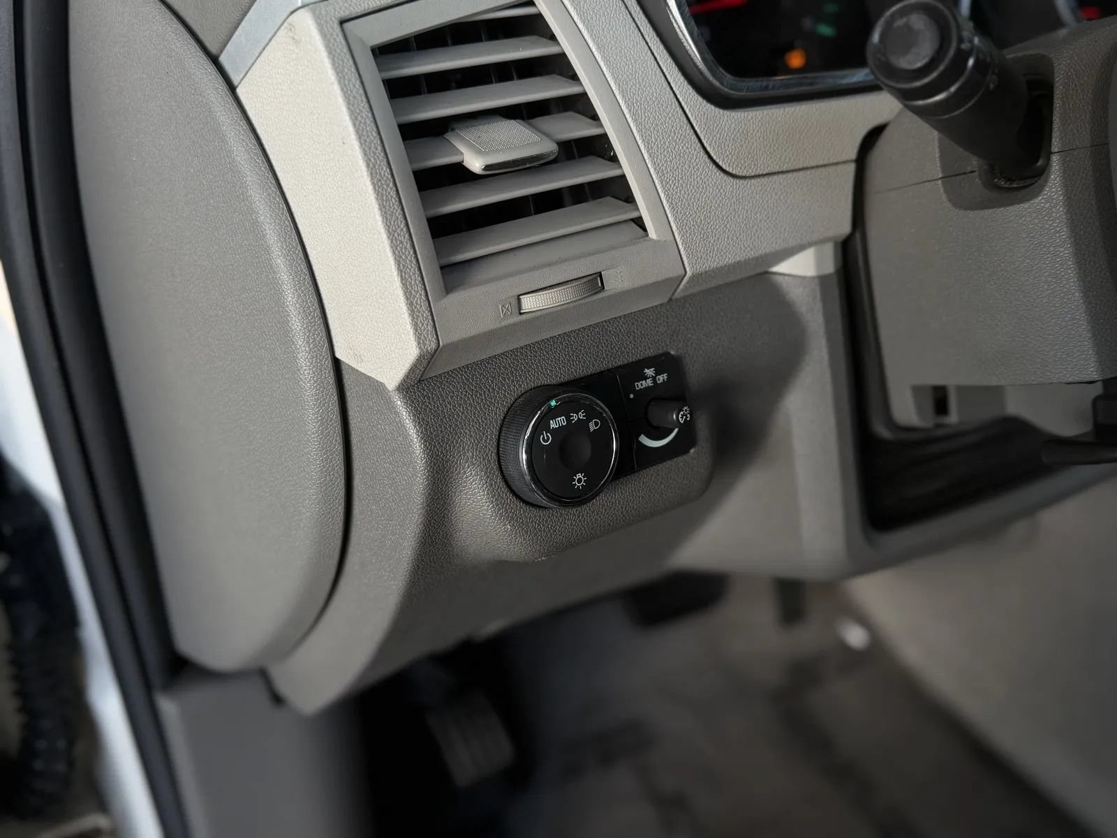 Used 2011 Chevrolet Traverse LS AWD/4WD image 26
