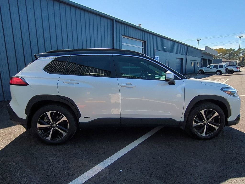 Used 2024 Toyota Corolla Cross XSE w/ Convenience Package image 5