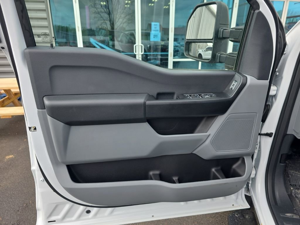 New 2026 Ford F550 4x4 Crew Cab Super Duty image 12
