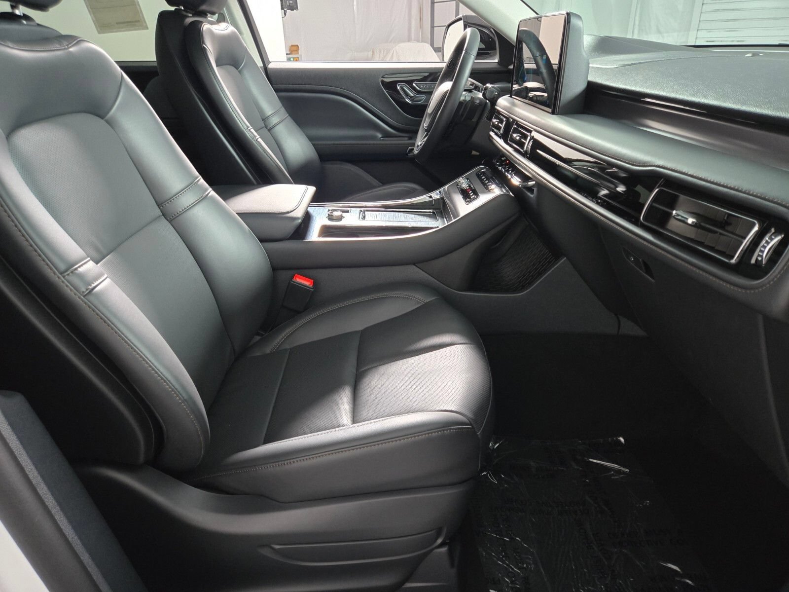 New 2026 Lincoln Aviator AWD image 21