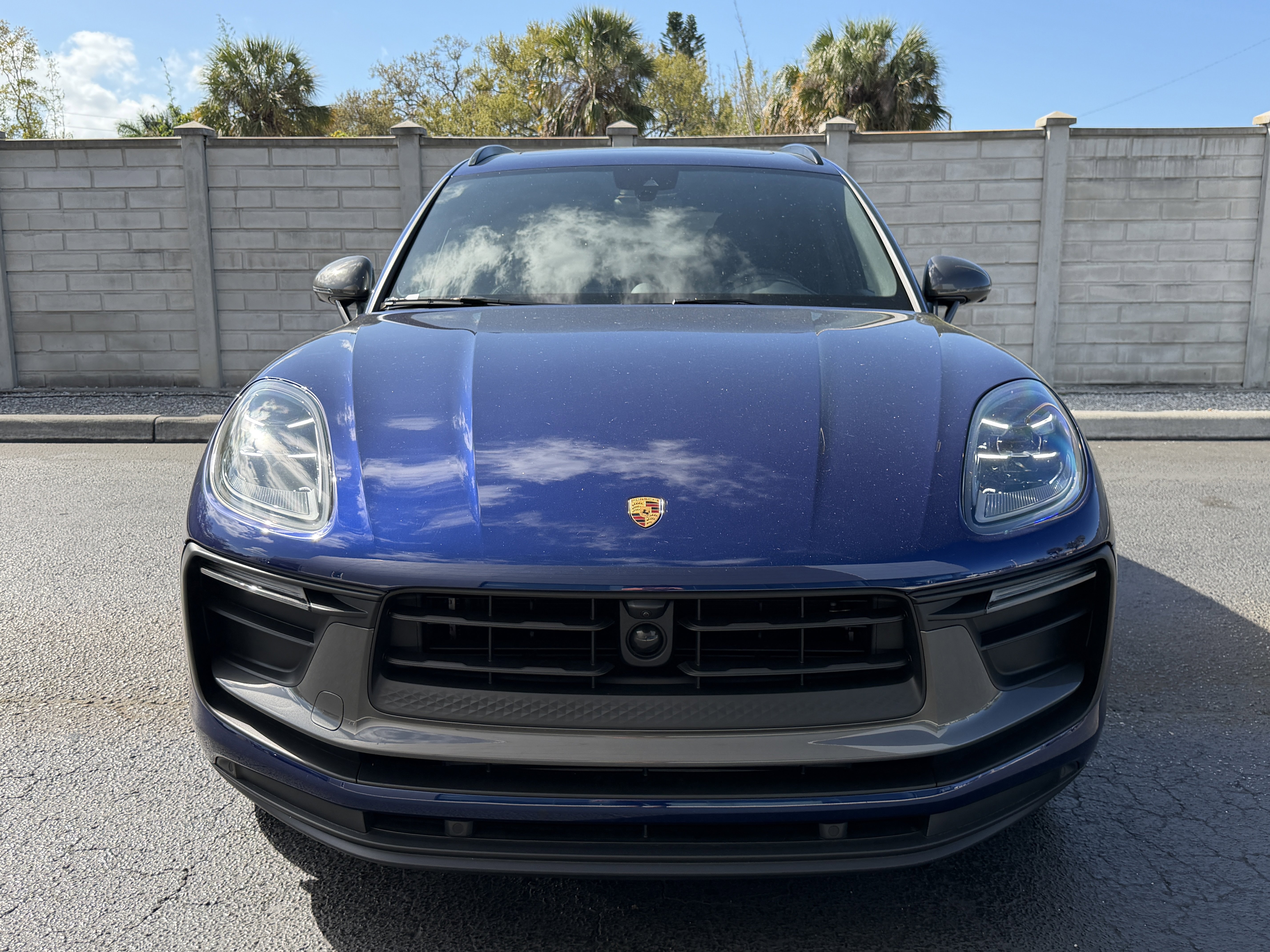 Certified 2025 Porsche Macan Turbo image 11