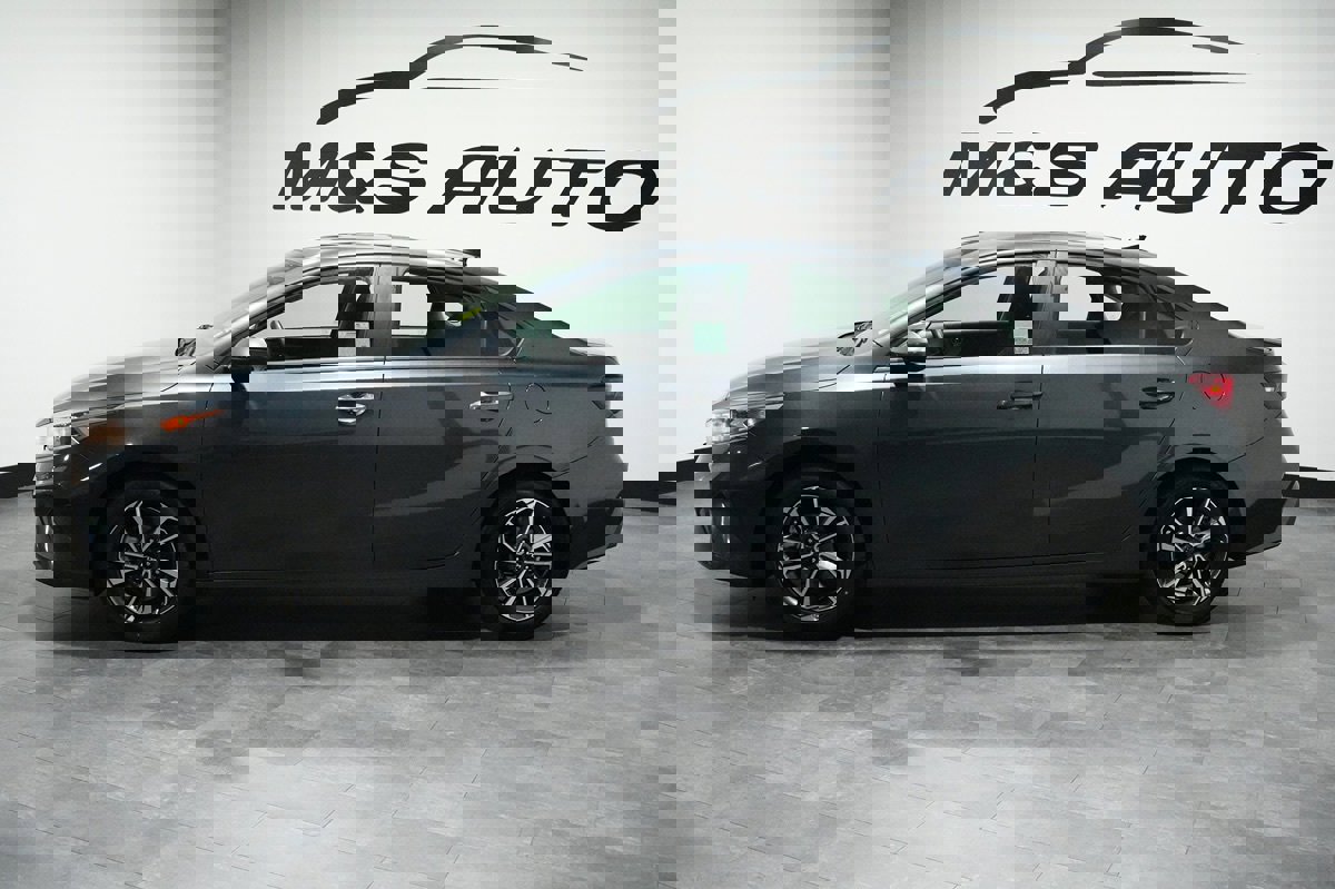 Used 2022 Kia Forte LXS image 3