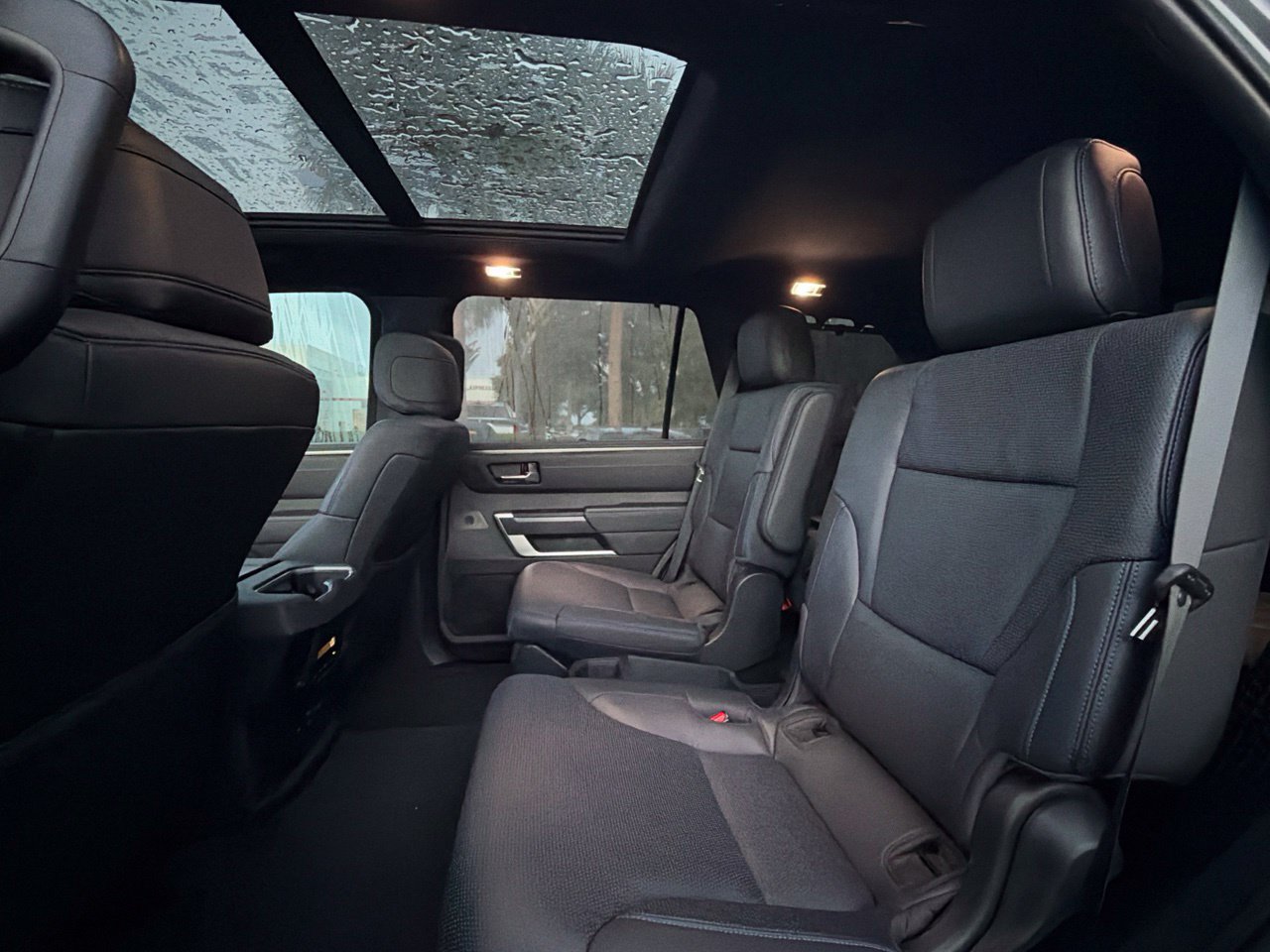 Used 2025 Toyota Sequoia Platinum AWD/4WD image 9