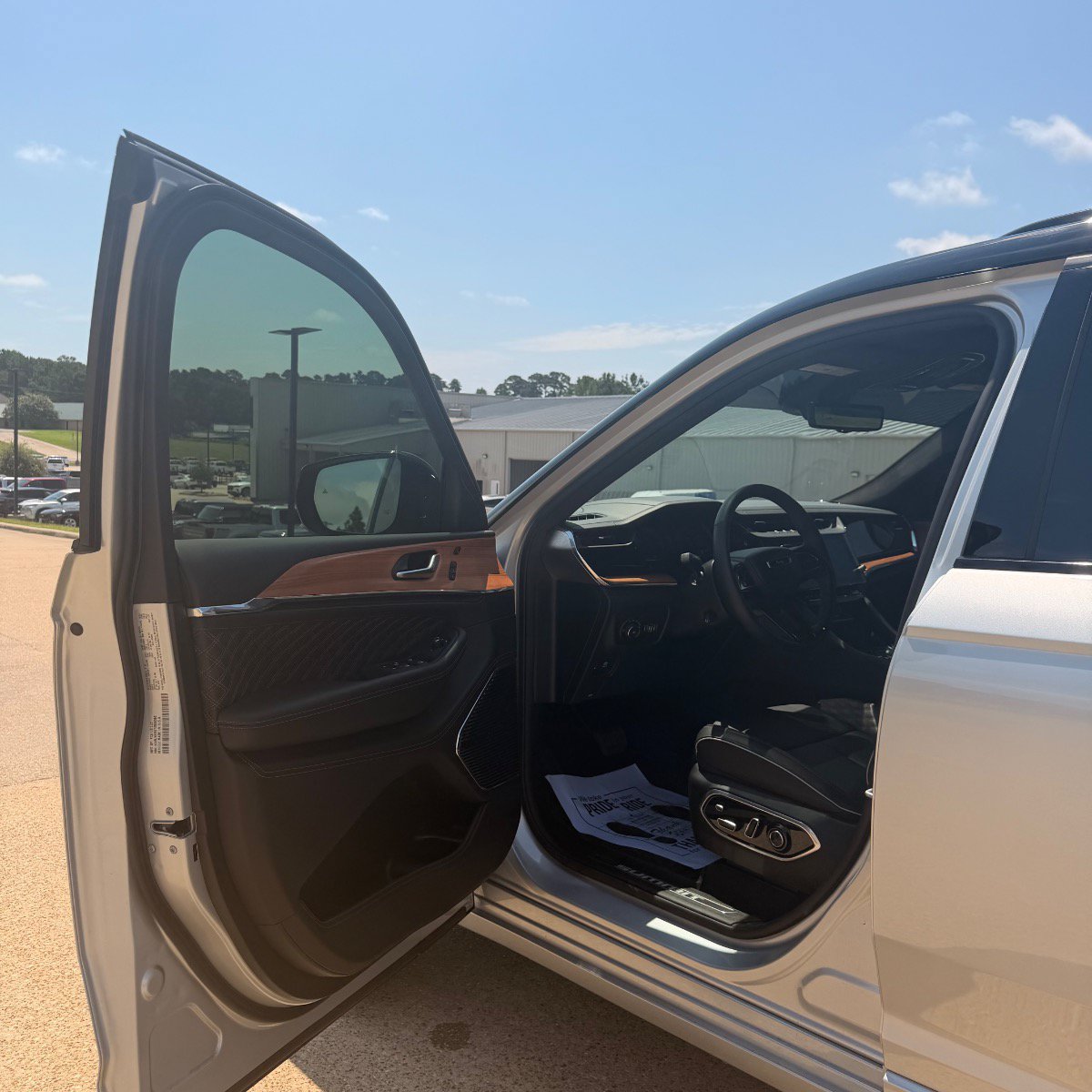 Used 2026 Jeep Grand Cherokee L Summit w/ Obsidian Package AWD/4WD image 9