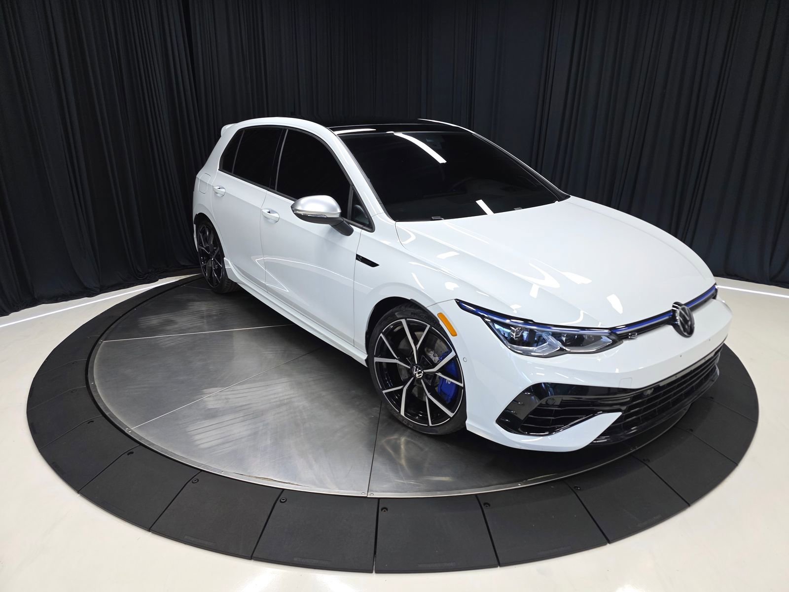 Used 2022 Volkswagen Golf R image 53