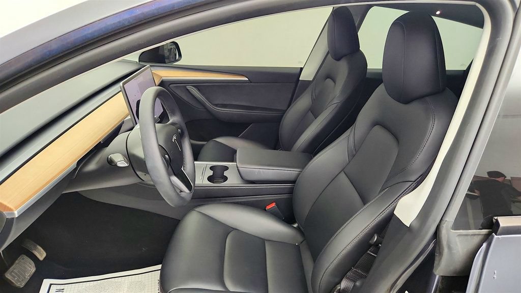 Used 2024 Tesla Model Y Long Range AWD/4WD image 11