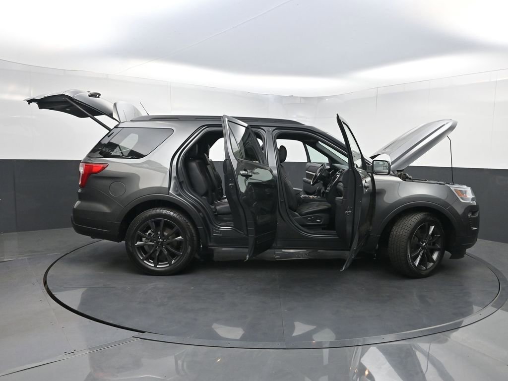 Used 2018 Ford Explorer XLT w/ Equipment Group 202A image 34