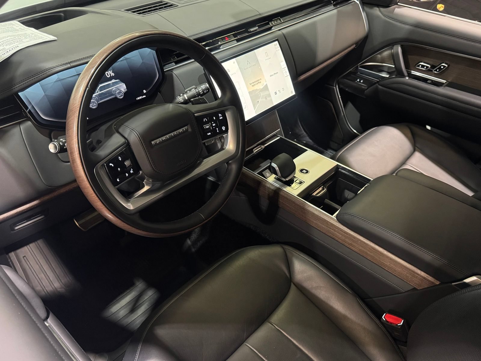 Used 2025 Land Rover Range Rover Autobiography AWD/4WD image 18