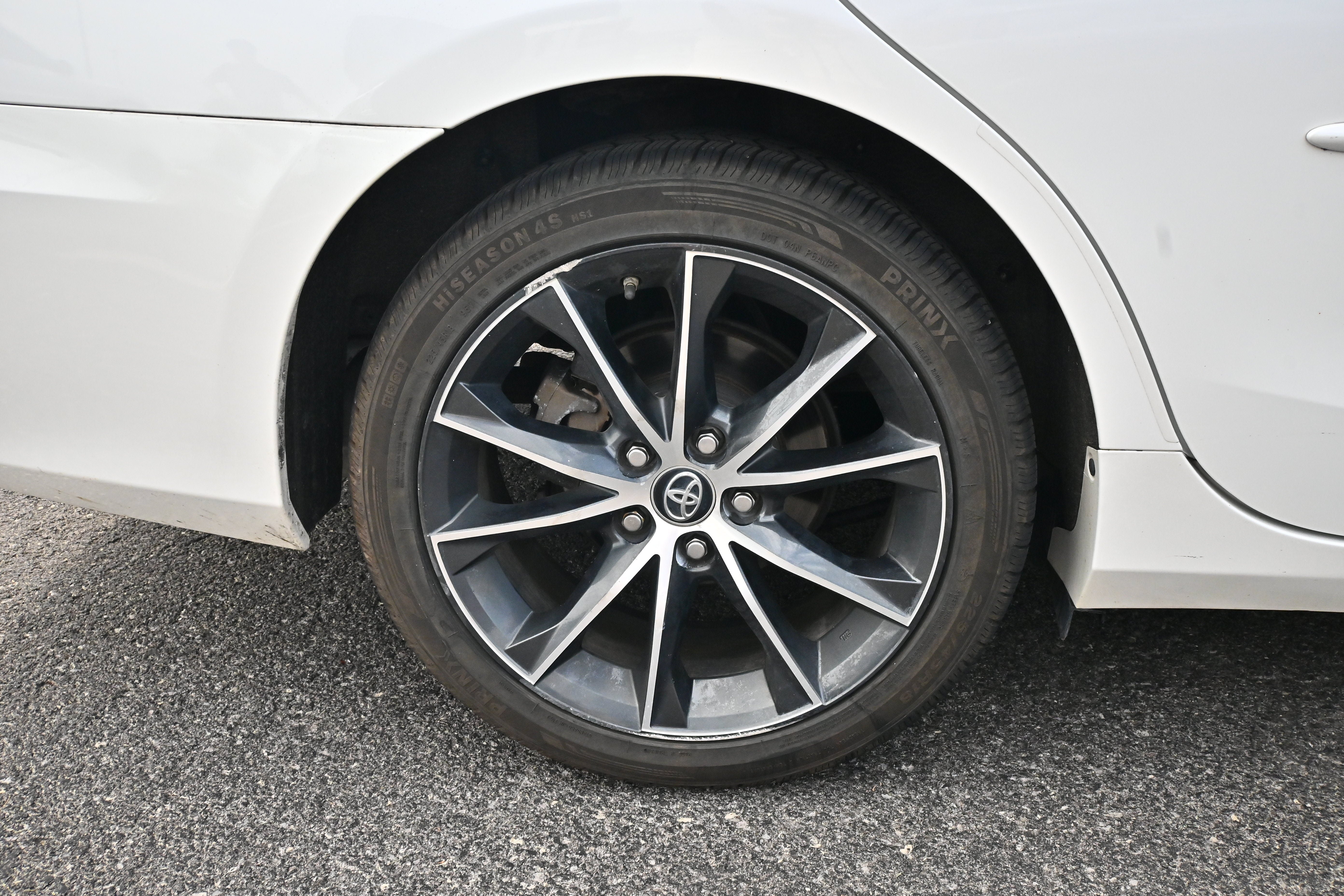 Used 2017 Toyota Camry XSE w/ Protection Package (Q2) FWD image 9