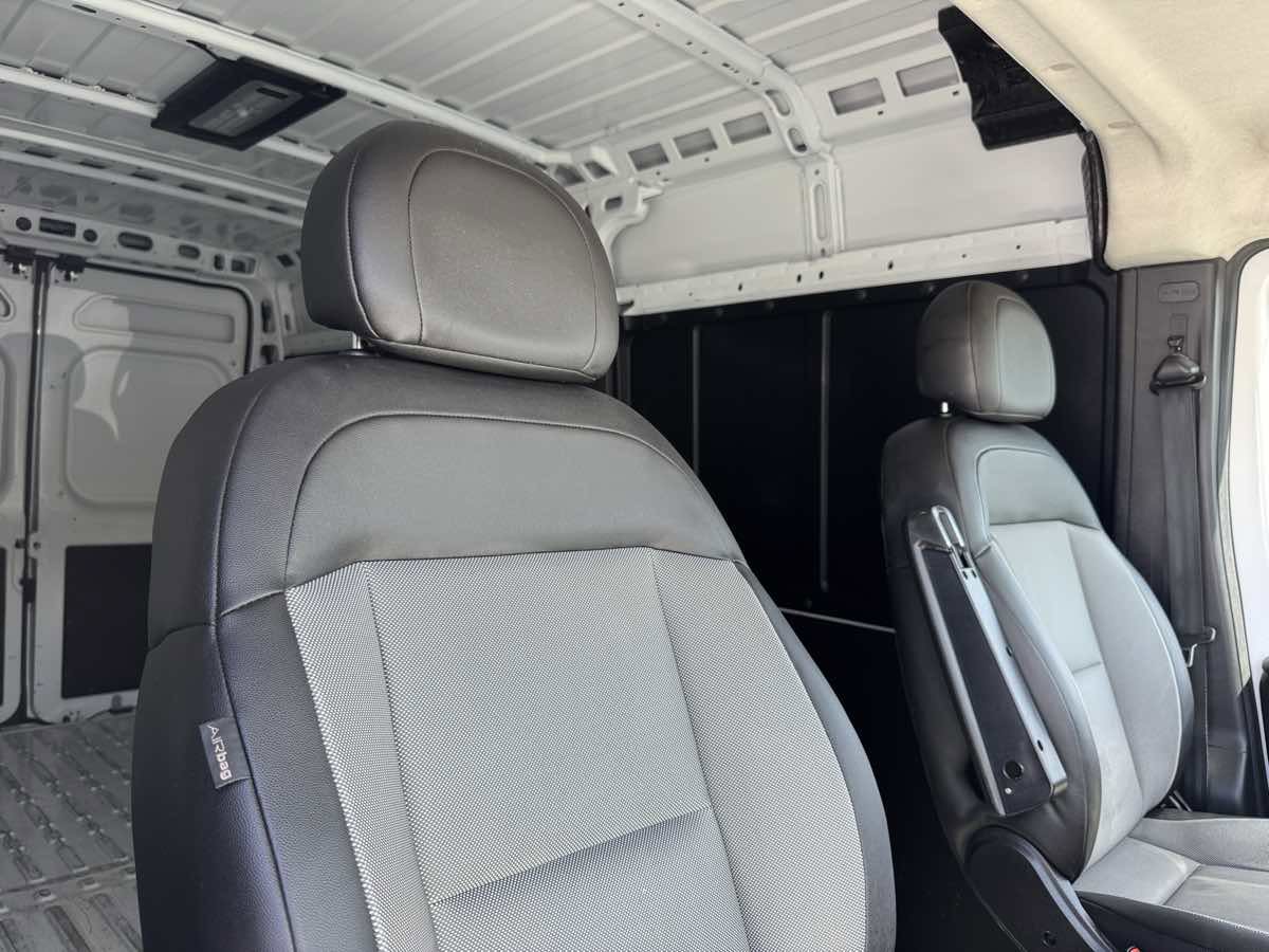 Used 2025 RAM ProMaster 2500 w/ Convenience Group FWD image 14