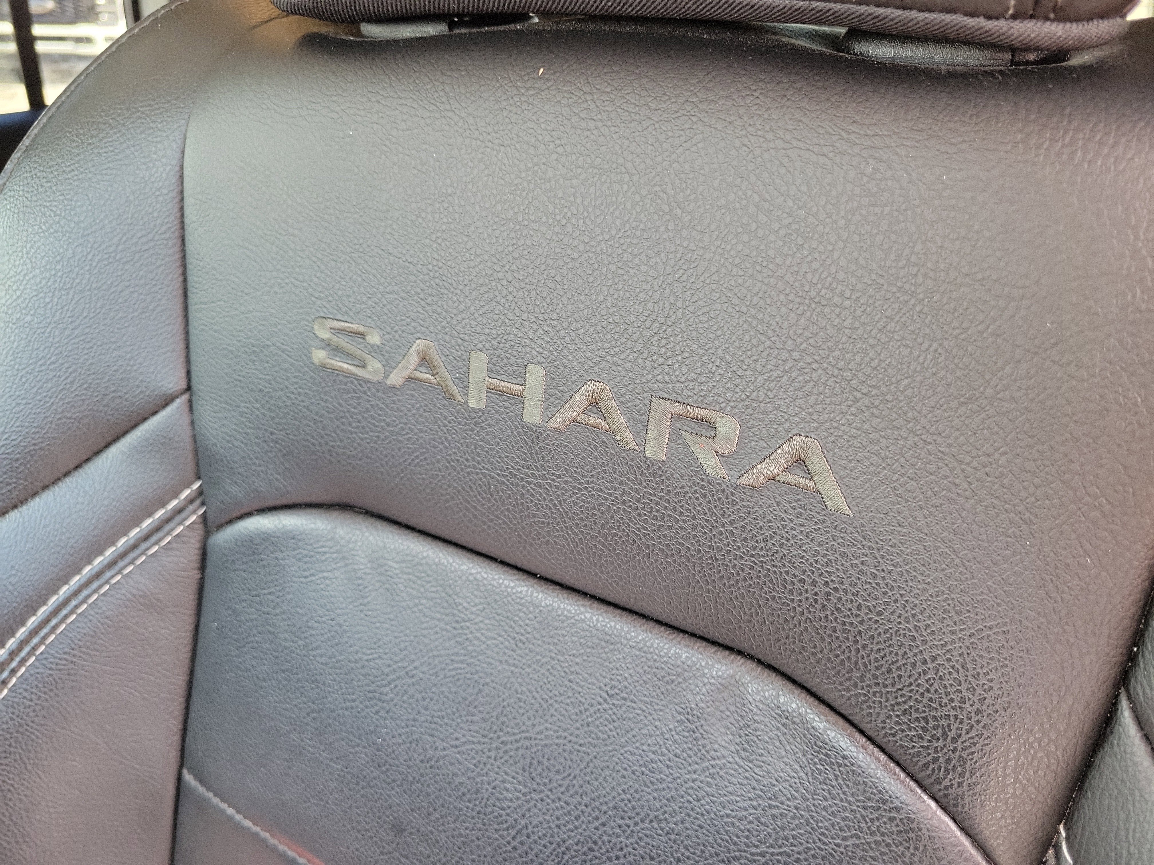 Used 2022 Jeep Wrangler Unlimited Sahara image 12