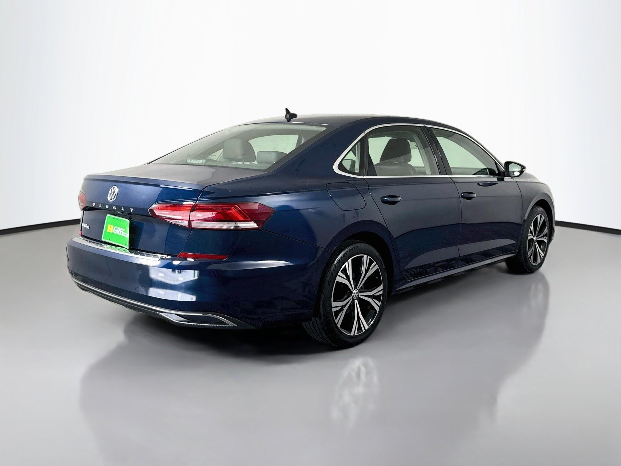 Used 2022 Volkswagen Passat 2.0T SE FWD image 10